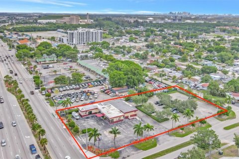 Propiedad comercial en venta en Hollywood, Florida № 1940122 - foto 15