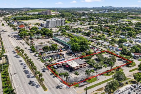 Propiedad comercial en venta en Hollywood, Florida № 1940122 - foto 12
