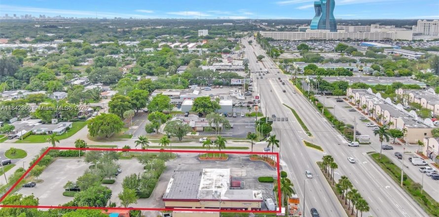 Propiedad comercial en Hollywood, Florida № 1940122