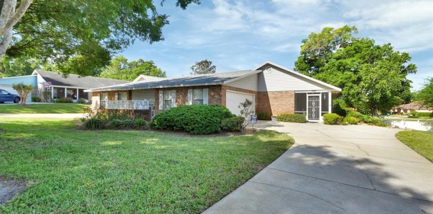 Casa en DeLand, Florida 3 dormitorios, 181.44 m2 № 2217658