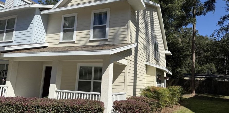 Condo à Gainesville, Floride, 3 chambres № 2280378