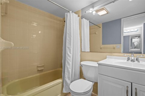 Condominio en venta en Oakland Park, Florida, 2 dormitorios, 84.73 m2 № 2067834 - foto 24