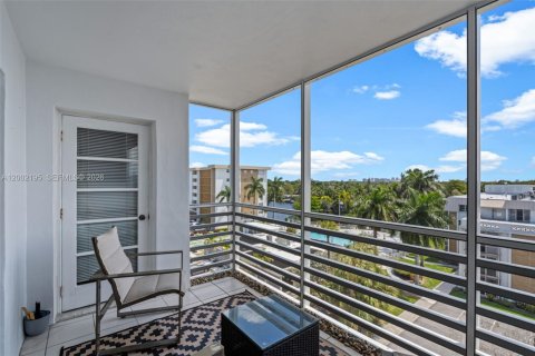 Condominio en venta en Oakland Park, Florida, 2 dormitorios, 84.73 m2 № 2067834 - foto 30