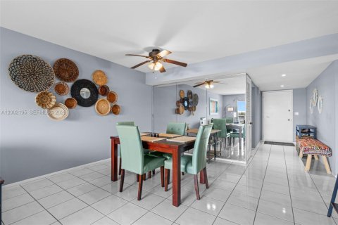 Condominio en venta en Oakland Park, Florida, 2 dormitorios, 84.73 m2 № 2067834 - foto 13