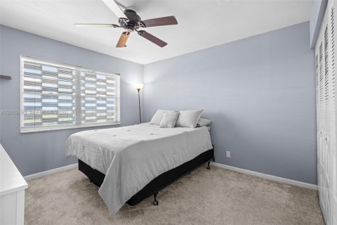 Condominio en venta en Oakland Park, Florida, 2 dormitorios, 84.73 m2 № 2067834 - foto 25