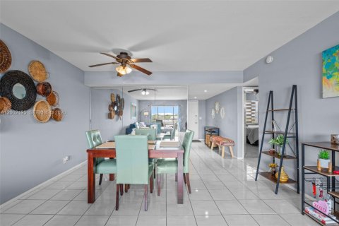 Condominio en venta en Oakland Park, Florida, 2 dormitorios, 84.73 m2 № 2067834 - foto 12