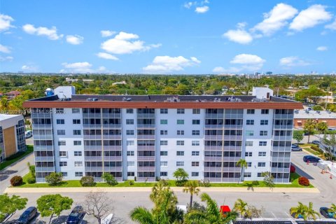 Condominio en venta en Oakland Park, Florida, 2 dormitorios, 84.73 m2 № 2067834 - foto 7