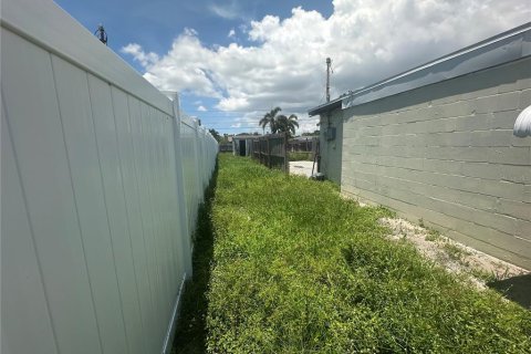 Casa en venta en Saint Petersburg, Florida, 3 dormitorios, 103.68 m2 № 1899108 - foto 23