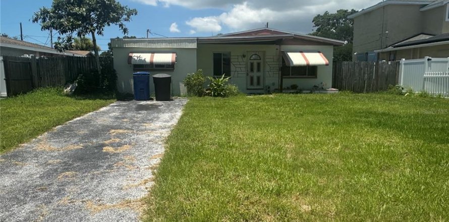 Casa en Saint Petersburg, Florida 3 dormitorios, 103.68 m2 № 1899108
