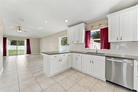 Villa ou maison à vendre à Kissimmee, Floride: 4 chambres, 180.69 m2 № 2419855 - photo 17