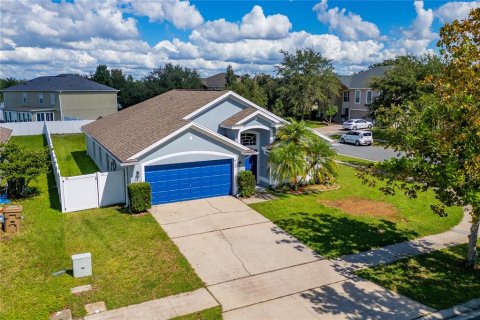 Villa ou maison à vendre à Kissimmee, Floride: 4 chambres, 180.69 m2 № 2419855 - photo 3