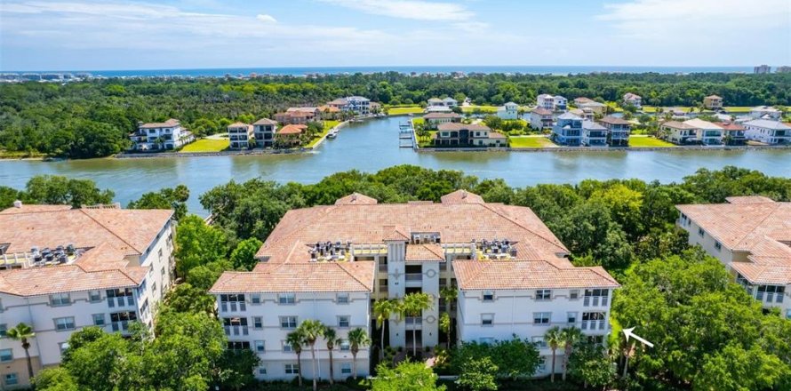 Condo in Palm Coast, Florida, 2 bedrooms № 1908634