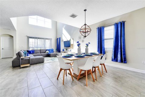 Villa ou maison à vendre à Davenport, Floride: 5 chambres, 286.23 m2 № 1766208 - photo 12