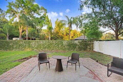 Townhouse in Brandon, Florida 4 bedrooms, 260.68 sq.m. № 1657132 - photo 28