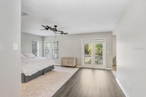 Townhouse in Brandon, Florida 4 bedrooms, 260.68 sq.m. № 1657132 - photo 13
