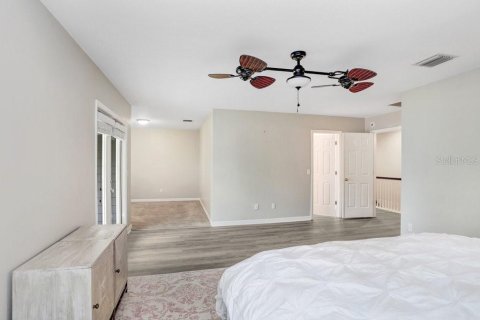 Townhouse in Brandon, Florida 4 bedrooms, 260.68 sq.m. № 1657132 - photo 15