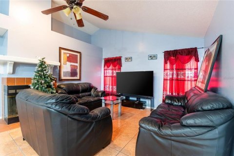Villa ou maison à vendre à Orlando, Floride: 3 chambres, 163.14 m2 № 2419780 - photo 6