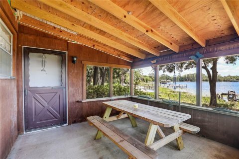 Villa ou maison à vendre à Pomona Park, Floride: 2 chambres, 96.53 m2 № 1793057 - photo 9