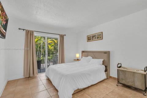 Condo in Miami, Florida, 1 bedroom  № 1709413 - photo 23