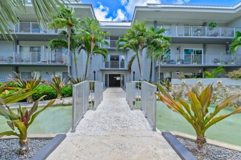 Condo in Miami, Florida, 1 bedroom  № 1709413 - photo 7