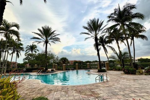 Снять в аренду кондоминиум в Мирамар, Флорида 2 спальни, 97.36м2, № 2048131 - фото 13