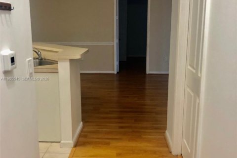 Снять в аренду кондоминиум в Мирамар, Флорида 2 спальни, 97.36м2, № 2048131 - фото 2