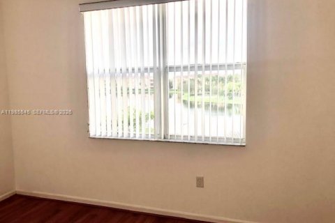 Снять в аренду кондоминиум в Мирамар, Флорида 2 спальни, 97.36м2, № 2048131 - фото 4