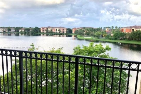 Снять в аренду кондоминиум в Мирамар, Флорида 2 спальни, 97.36м2, № 2048131 - фото 6