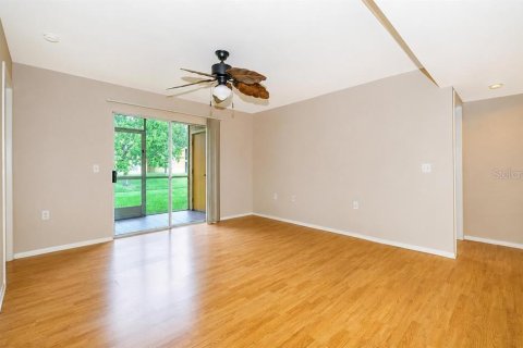 Condo in Kissimmee, Florida, 2 bedrooms № 2381025 - photo 3