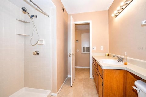 Condo in Kissimmee, Florida, 2 bedrooms № 2381025 - photo 10