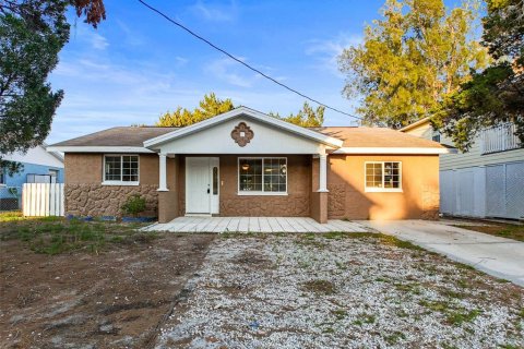 House in Hudson, Florida 3 bedrooms, 135.45 sq.m. № 1527946 - photo 2