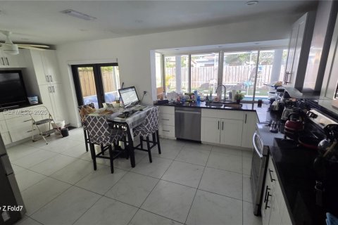 Casa en alquiler en Miramar, Florida, 2 dormitorios, 149.67 m2 № 1992132 - foto 4
