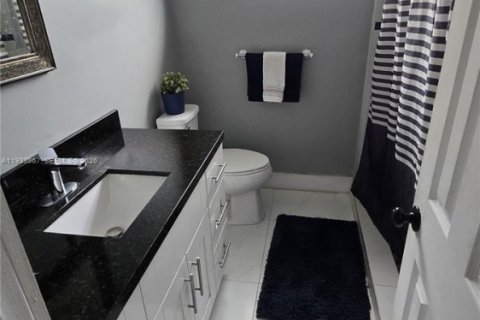 Снять в аренду виллу или дом в Мирамар, Флорида 2 спальни, 149.67м2, № 1992132 - фото 8