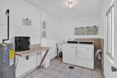 Condo in Miami Beach, Florida, 1 bedroom № 1974903 - photo 24