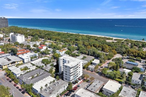 Condo in Miami Beach, Florida, 1 bedroom № 1974903 - photo 28