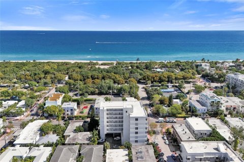 Condo in Miami Beach, Florida, 1 bedroom № 1974903 - photo 30