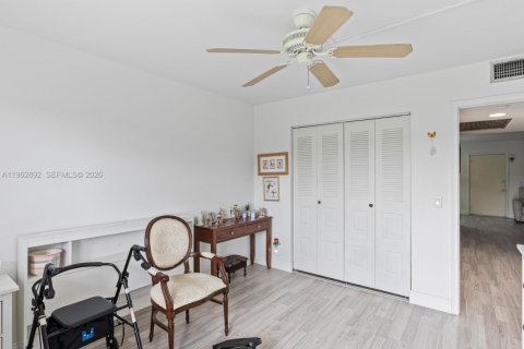 Copropriété à vendre à Pembroke Pines, Floride: 2 chambres, 96.99 m2 № 2024176 - photo 13