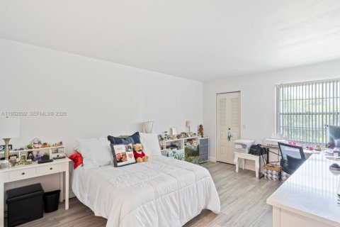 Copropriété à vendre à Pembroke Pines, Floride: 2 chambres, 96.99 m2 № 2024176 - photo 9