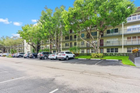 Copropriété à vendre à Pembroke Pines, Floride: 2 chambres, 96.99 m2 № 2024176 - photo 17