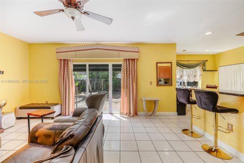 Купить виллу или дом в Майами, Флорида 4 спальни, 249.07м2, № 2058480 - фото 17