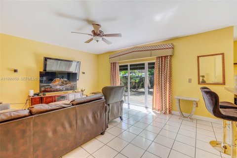 Купить виллу или дом в Майами, Флорида 4 спальни, 249.07м2, № 2058480 - фото 16