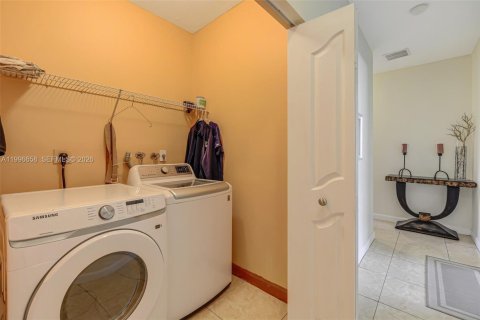 Купить виллу или дом в Майами, Флорида 4 спальни, 249.07м2, № 2058480 - фото 24