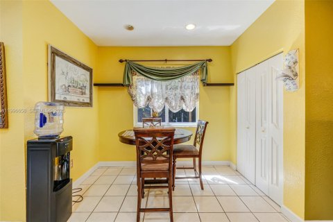 Купить виллу или дом в Майами, Флорида 4 спальни, 249.07м2, № 2058480 - фото 14