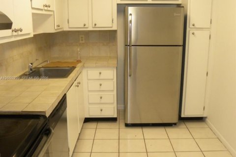 Снять в аренду кондоминиум в Тамарак, Флорида 2 спальни, 96.62м2, № 2065198 - фото 14