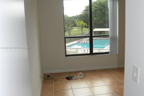 Снять в аренду кондоминиум в Тамарак, Флорида 2 спальни, 96.62м2, № 2065198 - фото 20