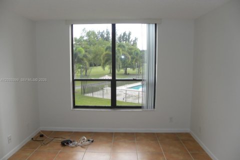 Снять в аренду кондоминиум в Тамарак, Флорида 2 спальни, 96.62м2, № 2065198 - фото 21