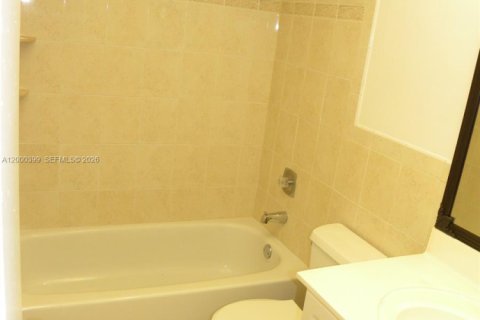 Снять в аренду кондоминиум в Тамарак, Флорида 2 спальни, 96.62м2, № 2065198 - фото 18