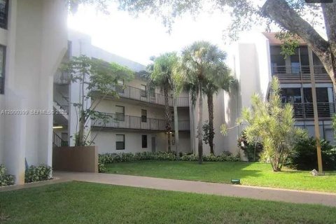 Снять в аренду кондоминиум в Тамарак, Флорида 2 спальни, 96.62м2, № 2065198 - фото 24