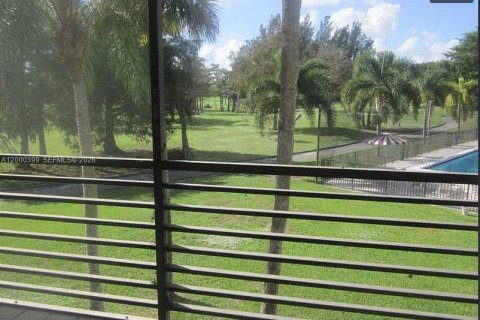 Снять в аренду кондоминиум в Тамарак, Флорида 2 спальни, 96.62м2, № 2065198 - фото 25