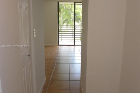 Снять в аренду кондоминиум в Тамарак, Флорида 2 спальни, 96.62м2, № 2065198 - фото 5